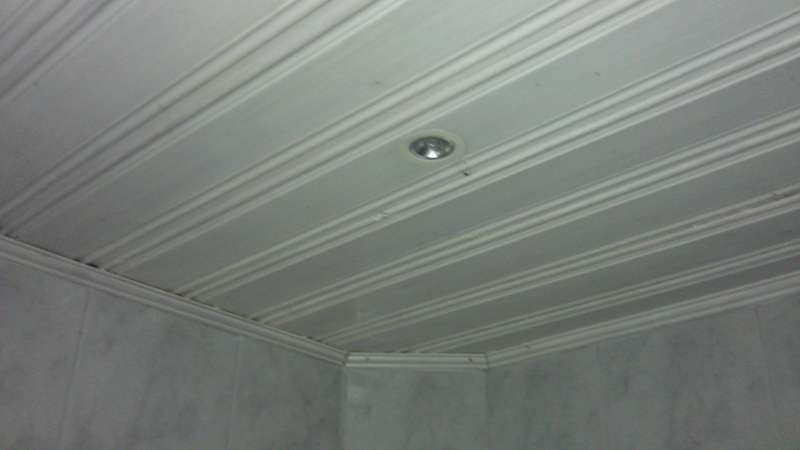 BAU.DE / BAU-Forum: 3. Bild zu Frage "Badezimmerdecke sanieren: GKBi statt Paneele &ndash; Kosten, Aufbau & Feuchtraum-Eignung?" im BAU-Forum "Modernisierung / Sanierung / Bausch&auml;den"