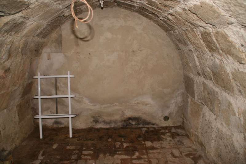 BAU.DE / BAU-Forum: 1. Bild zu Antwort "Feuchter Keller: Ursache f&uuml;r Schimmel & Bausch&auml;den!" auf die Frage "Feuchter Kellerboden trotz Trockenheit: Ursachen, Analyse & Sanierungsm&ouml;glichkeiten?" im BAU-Forum "Modernisierung / Sanierung / Bausch&auml;den"