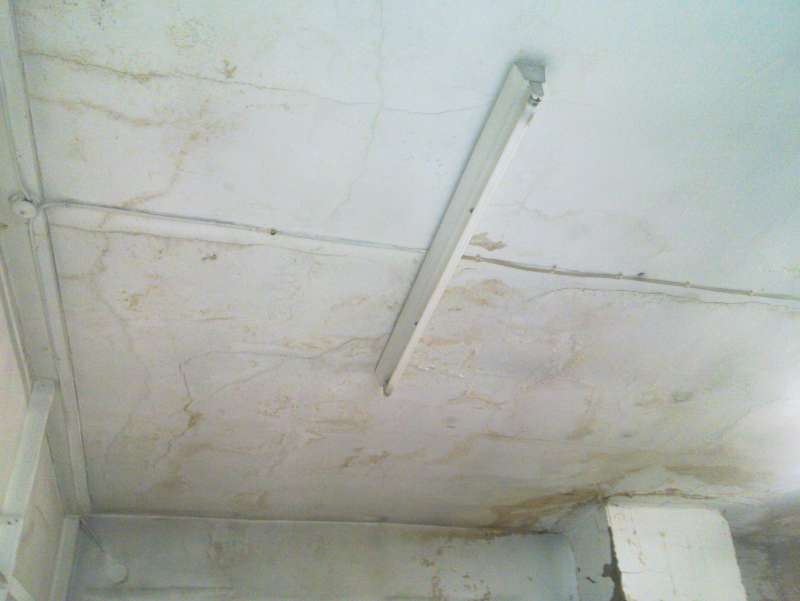 BAU.DE / BAU-Forum: 1. Bild zu Frage "Decke erneuern / Aufbau einer Decke?" im BAU-Forum "Modernisierung / Sanierung / Bausch&auml;den"