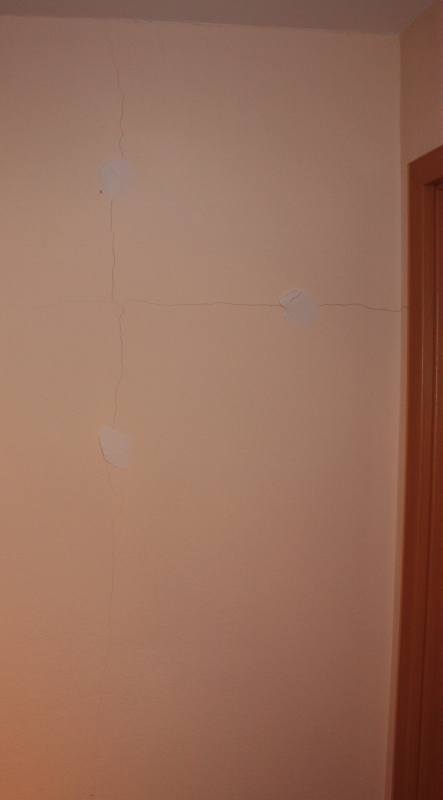 BAU.DE / BAU-Forum: 4. Bild zu Frage "Setzrisse im Haus: Ursachen, Bewertung & Maßnahmen – Ist das noch normal?" im BAU-Forum "Modernisierung / Sanierung / Bauschäden" BAU.DE / BAU-Forum: 4. Bild zu Frage "Setzrisse im Haus: Ursachen, Bewertung & Maßnahmen – Ist das noch normal?" im BAU-Forum "Modernisierung / Sanierung / Bauschäden"