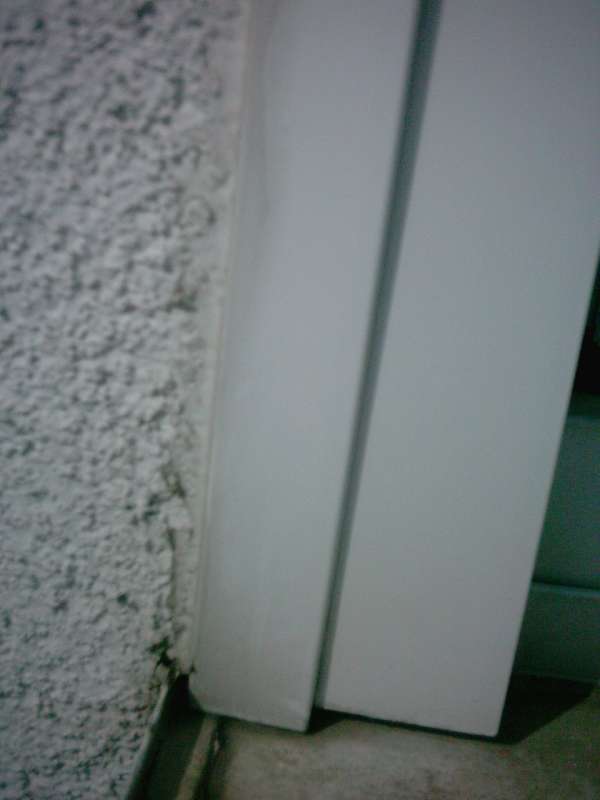 BAU.DE / BAU-Forum: 2. Bild zu Antwort "Hallo Herr Schrage, vielen Dank f&uuml;r Ihre..." auf die Frage "Feuchtigkeit Ecke Fensterbank: Ursachen erkennen & Sch&auml;den durch eindringendes Wasser?" im BAU-Forum "Modernisierung / Sanierung / Bausch&auml;den"