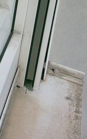 BAU.DE / BAU-Forum: 3. Bild zu Antwort "Hallo Herr Schrage, vielen Dank f&uuml;r Ihre..." auf die Frage "Feuchtigkeit Ecke Fensterbank: Ursachen erkennen & Sch&auml;den durch eindringendes Wasser?" im BAU-Forum "Modernisierung / Sanierung / Bausch&auml;den"