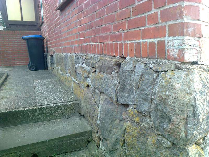 BAU.DE / BAU-Forum: 1. Bild zu Frage "Bruchsteinmauerwerk verfugen" im BAU-Forum "Modernisierung / Sanierung / Bausch&auml;den"