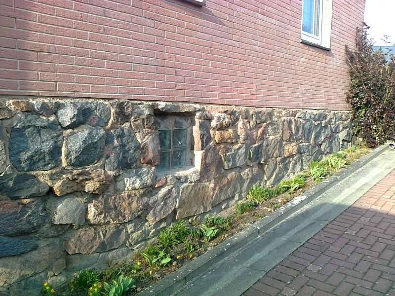 BAU.DE / BAU-Forum: 2. Bild zu Frage "Bruchsteinmauerwerk verfugen" im BAU-Forum "Modernisierung / Sanierung / Bausch&auml;den"