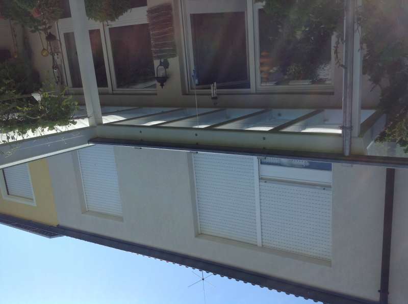 BAU.DE / BAU-Forum: 1. Bild zu Frage "Glastisch nach Reparaturarbeiten" im BAU-Forum "Modernisierung / Sanierung / Bausch&auml;den"