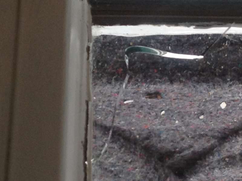 BAU.DE / BAU-Forum: 2. Bild zu Frage "Glastisch nach Reparaturarbeiten" im BAU-Forum "Modernisierung / Sanierung / Bausch&auml;den"