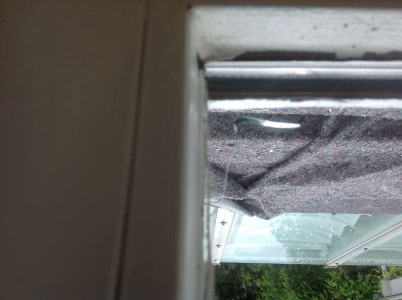 BAU.DE / BAU-Forum: 4. Bild zu Frage "Glastisch nach Reparaturarbeiten" im BAU-Forum "Modernisierung / Sanierung / Bausch&auml;den"