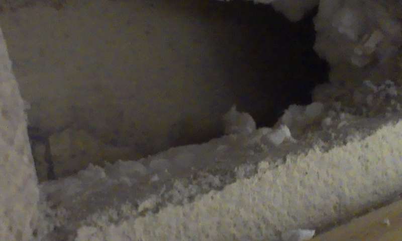 BAU.DE / BAU-Forum: 3. Bild zu Antwort "Kann mir jemand sagen, ob in..." auf die Frage "Asbest in D&auml;mmung erkennen? Graue Platte mit Styropor &ndash; Analyse & Risikobewertung" im BAU-Forum "Modernisierung / Sanierung / Bausch&auml;den"