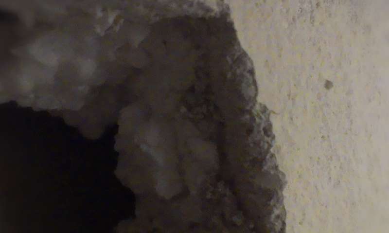 BAU.DE / BAU-Forum: 4. Bild zu Antwort "Kann mir jemand sagen, ob in..." auf die Frage "Asbest in D&auml;mmung erkennen? Graue Platte mit Styropor &ndash; Analyse & Risikobewertung" im BAU-Forum "Modernisierung / Sanierung / Bausch&auml;den"