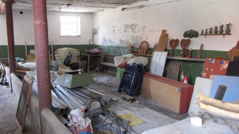 BAU.DE / BAU-Forum: 1. Bild zu Frage "ehem. Kuhstall (unter Denkmalschutz) in Wohnraum umbauen?!?" im BAU-Forum "Modernisierung / Sanierung / Bausch&auml;den"