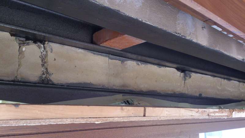 BAU.DE / BAU-Forum: 1. Bild zu Frage "Sanierung Rollladenkasten (Stahltr&auml;ger)" im BAU-Forum "Modernisierung / Sanierung / Bausch&auml;den"