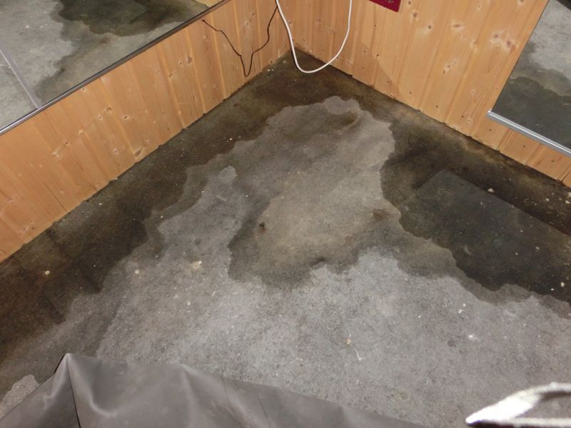 BAU.DE / BAU-Forum: 1. Bild zu Frage "Feuchtigkeit im Keller nach Starkregen" im BAU-Forum "Modernisierung / Sanierung / Bauschäden" BAU.DE / BAU-Forum: 1. Bild zu Frage "Feuchtigkeit im Keller nach Starkregen" im BAU-Forum "Modernisierung / Sanierung / Bauschäden"