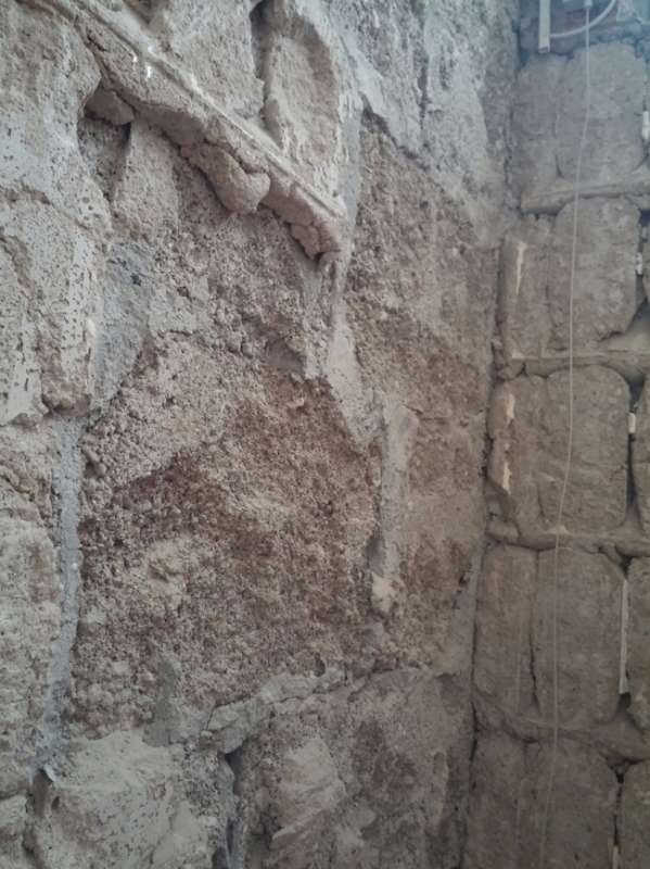 BAU.DE / BAU-Forum: 2. Bild zu Frage "Wand auffüllen nach Fliesenentfernung" im BAU-Forum "Modernisierung / Sanierung / Bauschäden" BAU.DE / BAU-Forum: 2. Bild zu Frage "Wand auffüllen nach Fliesenentfernung" im BAU-Forum "Modernisierung / Sanierung / Bauschäden"