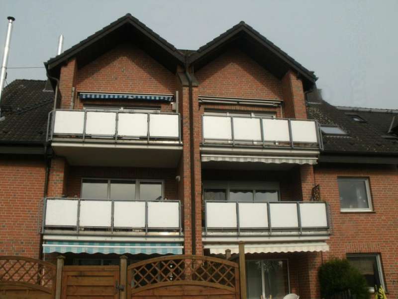 BAU.DE / BAU-Forum: 1. Bild zu Antwort "Dachdichtigkeit?" auf die Frage "Klinkerfassade Risse (Bj. 93): Ursachen, Sanierung & Kosten für die Reparatur?" im BAU-Forum "Modernisierung / Sanierung / Bauschäden" BAU.DE / BAU-Forum: 1. Bild zu Antwort "Dachdichtigkeit?" auf die Frage "Klinkerfassade Risse (Bj. 93): Ursachen, Sanierung & Kosten für die Reparatur?" im BAU-Forum "Modernisierung / Sanierung / Bauschäden"