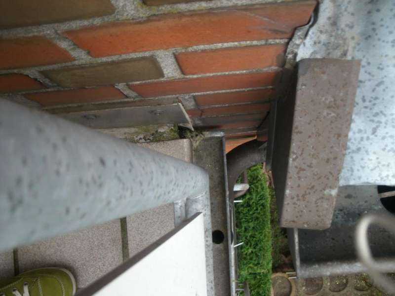 BAU.DE / BAU-Forum: 2. Bild zu Antwort "Risse auch oberhalb" auf die Frage "Klinkerfassade Risse (Bj. 93): Ursachen, Sanierung & Kosten für die Reparatur?" im BAU-Forum "Modernisierung / Sanierung / Bauschäden" BAU.DE / BAU-Forum: 2. Bild zu Antwort "Risse auch oberhalb" auf die Frage "Klinkerfassade Risse (Bj. 93): Ursachen, Sanierung & Kosten für die Reparatur?" im BAU-Forum "Modernisierung / Sanierung / Bauschäden"