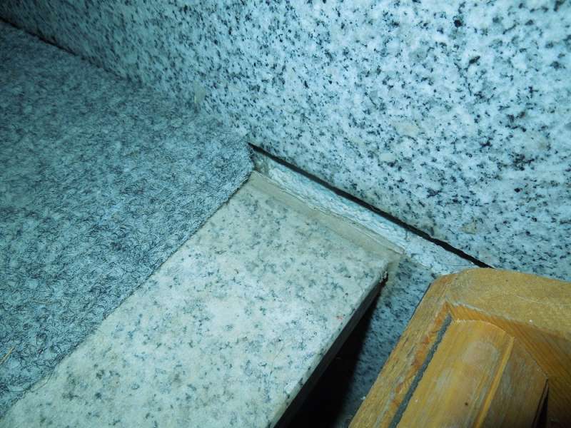 BAU.DE / BAU-Forum: 2. Bild zu Frage "Außenstiege "geht weg" bzw. kippt" im BAU-Forum "Modernisierung / Sanierung / Bauschäden" BAU.DE / BAU-Forum: 2. Bild zu Frage "Außenstiege "geht weg" bzw. kippt" im BAU-Forum "Modernisierung / Sanierung / Bauschäden"