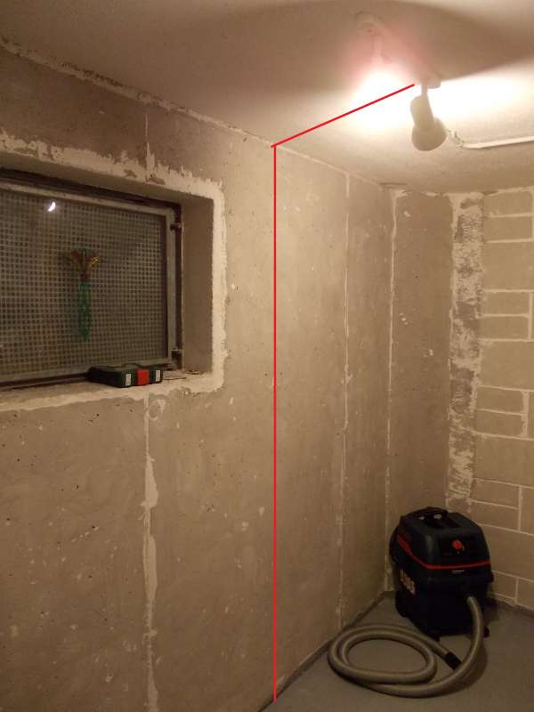 BAU.DE / BAU-Forum: 2. Bild zu Frage "Schlitz f&uuml;r Kabel in Betondecke" im BAU-Forum "Modernisierung / Sanierung / Bausch&auml;den"