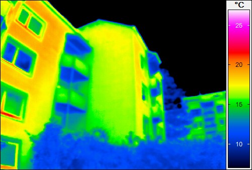 BAU.DE / BAU-Forum: 2. Bild zu Frage "Starker Schimmelbefall in der Wohnung" im BAU-Forum "Modernisierung / Sanierung / Bausch&auml;den"