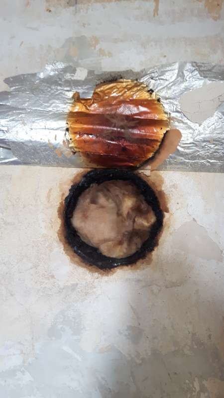 BAU.DE / BAU-Forum: 2. Bild zu Frage "Altes Kaminloch nicht fachm&auml;nnisch geschlossen" im BAU-Forum "Modernisierung / Sanierung / Bausch&auml;den"