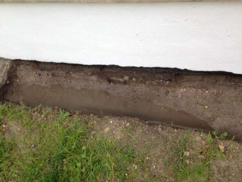 BAU.DE / BAU-Forum: 1. Bild zu Frage "Drainage, Pflastern oder gar nichts machen?" im BAU-Forum "Modernisierung / Sanierung / Bausch&auml;den"