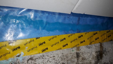 BAU.DE / BAU-Forum: 2. Bild zu Antwort "So... Hallo noch mal an alle.. Ich..." auf die Frage "Feuchtigkeit an Dampfsperre am Ringanker: Ursachen, Folgen & Sanierung?" im BAU-Forum "Modernisierung / Sanierung / Bausch&auml;den"