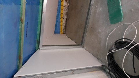 BAU.DE / BAU-Forum: 3. Bild zu Antwort "So... Hallo noch mal an alle.. Ich..." auf die Frage "Feuchtigkeit an Dampfsperre am Ringanker: Ursachen, Folgen & Sanierung?" im BAU-Forum "Modernisierung / Sanierung / Bausch&auml;den"