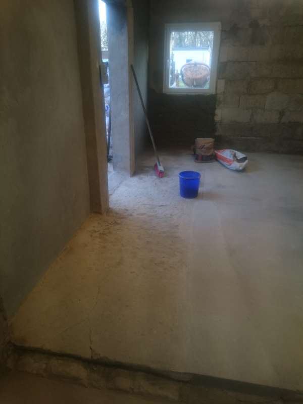 BAU.DE / BAU-Forum: 1. Bild zu Frage "Garage Bodenplatte abgesackt" im BAU-Forum "Modernisierung / Sanierung / Bausch&auml;den"