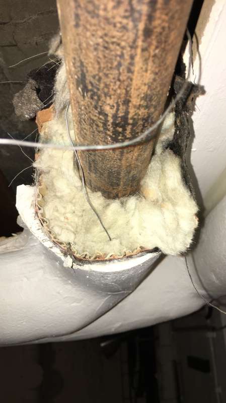 BAU.DE / BAU-Forum: 1. Bild zu Frage "Was ist das f&uuml;r eine Art Rohrisolierung?" im BAU-Forum "Modernisierung / Sanierung / Bausch&auml;den"