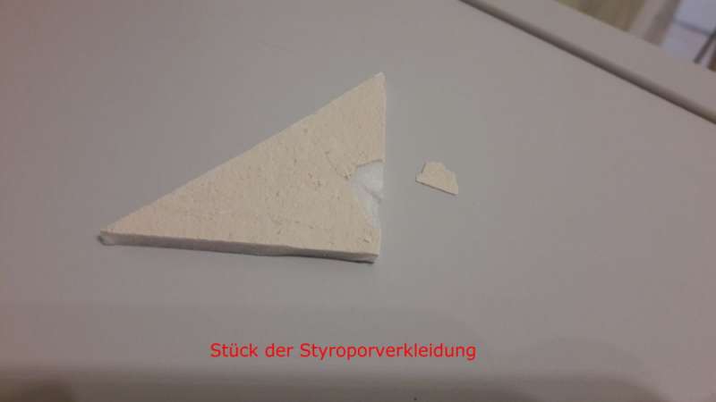 BAU.DE / BAU-Forum: 4. Bild zu Frage "Schimmel im Bad/Eingang entfernen: Ursachen, Risiken & Sanierungskosten im Altbau?" im BAU-Forum "Modernisierung / Sanierung / Bausch&auml;den"