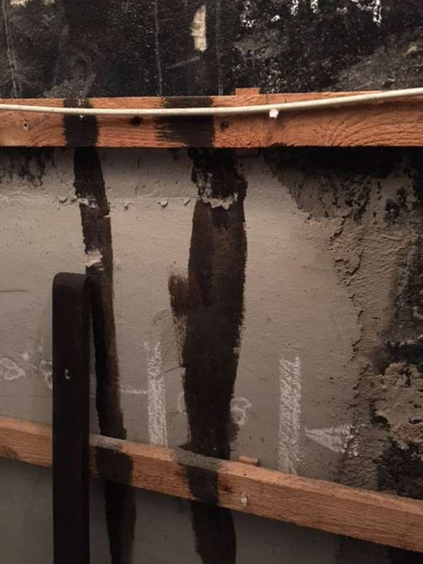 BAU.DE / BAU-Forum: 4. Bild zu Frage "Bitumenanstrich vs Teeranstrich" im BAU-Forum "Modernisierung / Sanierung / Bausch&auml;den"