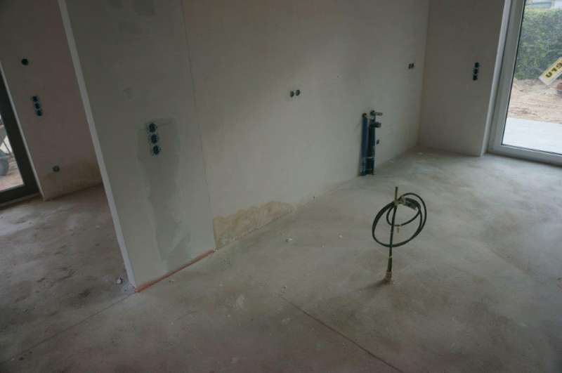 BAU.DE / BAU-Forum: 2. Bild zu Frage "Feuchtigkeit Neubau" im BAU-Forum "Modernisierung / Sanierung / Bausch&auml;den"