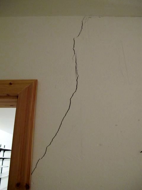 BAU.DE / BAU-Forum: 4. Bild zu Frage "Risse im Estrich bei 20 j&auml;hrigem Haus" im BAU-Forum "Modernisierung / Sanierung / Bausch&auml;den"