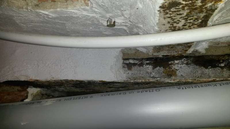 BAU.DE / BAU-Forum: 1. Bild zu Frage "Kellerfenster mit marodem Fenstersturz zumauern" im BAU-Forum "Modernisierung / Sanierung / Bausch&auml;den"