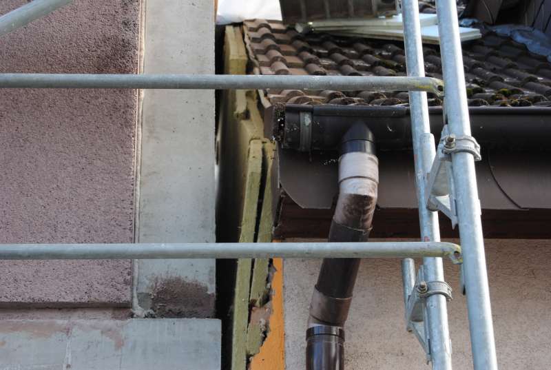 BAU.DE / BAU-Forum: 2. Bild zu Antwort "Heute kommt der Anwalt meiner Eltern" auf die Frage "Doppelhaush&auml;lfte Abriss & Neubau: Was tun bei Sch&auml;den an Giebelwand, Statik & Isolierung?" im BAU-Forum "Modernisierung / Sanierung / Bausch&auml;den"