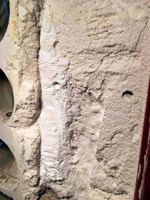 BAU.DE / BAU-Forum: 1. Bild zu Frage "Was ist das f&uuml;r ein Material!" im BAU-Forum "Modernisierung / Sanierung / Bausch&auml;den"