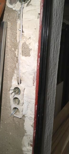 BAU.DE / BAU-Forum: 2. Bild zu Frage "Was ist das f&uuml;r ein Material!" im BAU-Forum "Modernisierung / Sanierung / Bausch&auml;den"