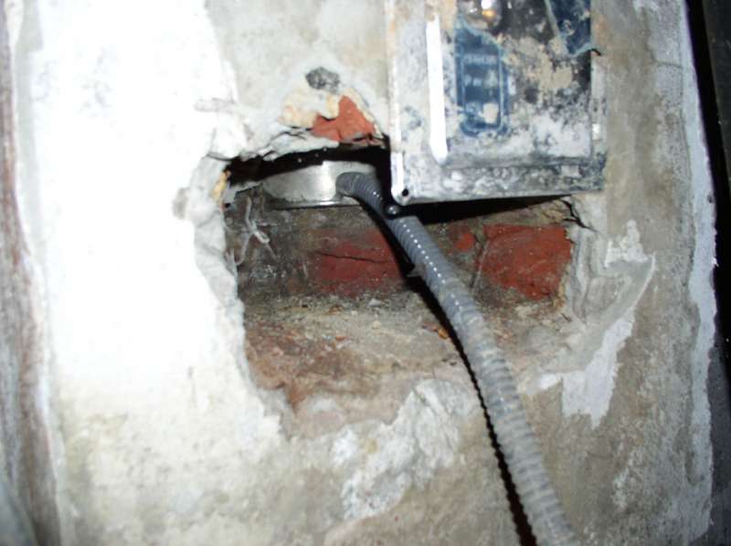 BAU.DE / BAU-Forum: 1. Bild zu Antwort "Der Kamin" auf die Frage "Wasser im Kaminschacht: Ursachen, Gefahren & Sofortmaßnahmen?" im BAU-Forum "Modernisierung / Sanierung / Bauschäden" BAU.DE / BAU-Forum: 1. Bild zu Antwort "Der Kamin" auf die Frage "Wasser im Kaminschacht: Ursachen, Gefahren & Sofortmaßnahmen?" im BAU-Forum "Modernisierung / Sanierung / Bauschäden"