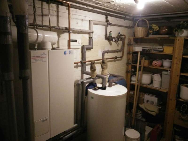 BAU.DE / BAU-Forum: 2. Bild zu Frage "Sanierung Reihenhaus BJ. 1963" im BAU-Forum "Modernisierung / Sanierung / Bausch&auml;den"