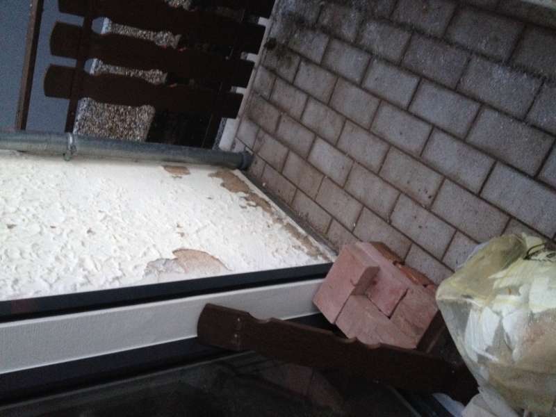 BAU.DE / BAU-Forum: 2. Bild zu Antwort "Klar Balkon" auf die Frage "Feuchtigkeit im Mauerwerk durch Balkonanschluss: Ursachen, Sanierung & Kosten?" im BAU-Forum "Modernisierung / Sanierung / Bausch&auml;den"