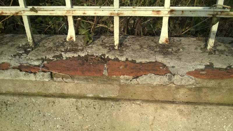 BAU.DE / BAU-Forum: 4. Bild zu Antwort "Bilser der Mauerkrone" auf die Frage "Mauerkrone sanieren: Anleitung, Materialauswahl & Fl&uuml;ssigkunststoff-Empfehlung?" im BAU-Forum "Modernisierung / Sanierung / Bausch&auml;den"