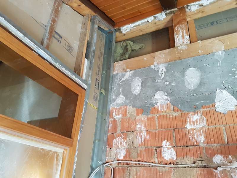 BAU.DE / BAU-Forum: 4. Bild zu Frage "Dach-D&auml;mmung Seitenbau & Decke abh&auml;ngen &nbsp;-&nbsp; wie?" im BAU-Forum "Modernisierung / Sanierung / Bausch&auml;den"