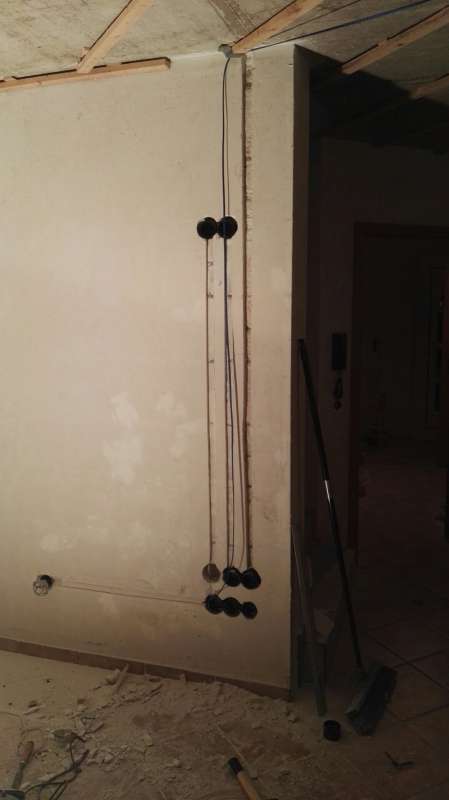 BAU.DE / BAU-Forum: 3. Bild zu Frage "Nachtr&auml;gliche Elektroinstallation in tragende Wand" im BAU-Forum "Modernisierung / Sanierung / Bausch&auml;den"