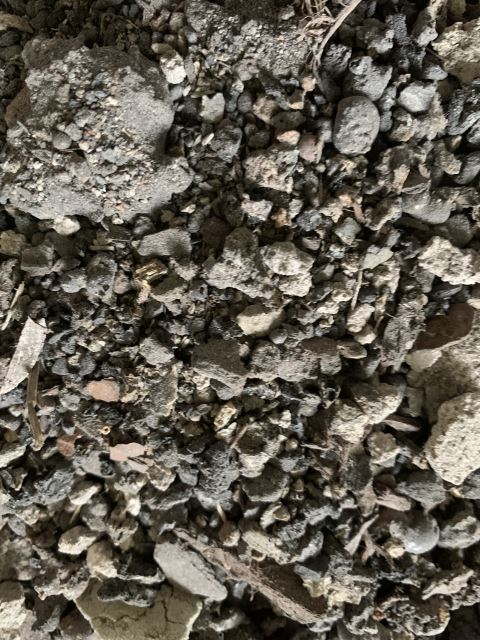 BAU.DE / BAU-Forum: 2. Bild zu Frage "Fu&szlig;bodensanierung: Identifikation Alt-D&auml;mmmaterial" im BAU-Forum "Modernisierung / Sanierung / Bausch&auml;den"