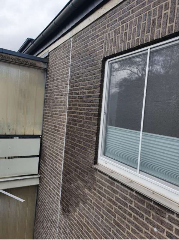 BAU.DE / BAU-Forum: 1. Bild zu Frage "Wassereintritt durch Fassade" im BAU-Forum "Modernisierung / Sanierung / Bausch&auml;den"