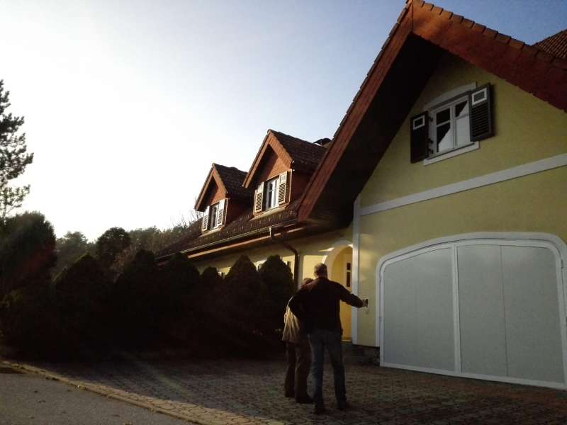 BAU.DE / BAU-Forum: 1. Bild zu Antwort "Gauben sind schon vorhanden" auf die Frage "Dachbodenausbau 180m&sup2;: Kosten f&uuml;r Wohnung mit Bad, K&uuml;che & Heizung? Angebotspreise" im BAU-Forum "Modernisierung / Sanierung / Bausch&auml;den"