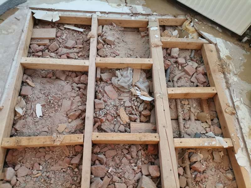 BAU.DE / BAU-Forum: 2. Bild zu Frage "Aufbau Boden auf Holzbalkendecke" im BAU-Forum "Modernisierung / Sanierung / Bausch&auml;den"