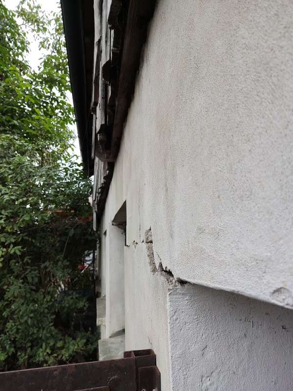 BAU.DE / BAU-Forum: 4. Bild zu Frage "Besch&auml;digte Au&szlig;enwand &nbsp;-&nbsp; Statisch gef&auml;hrlich?" im BAU-Forum "Modernisierung / Sanierung / Bausch&auml;den"
