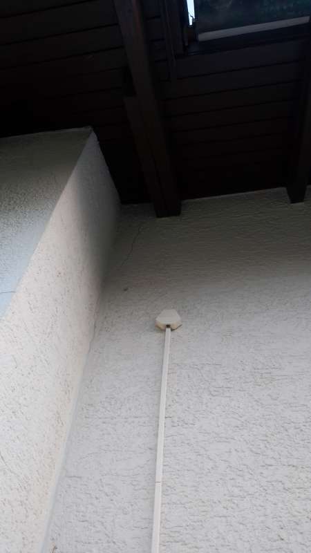 BAU.DE / BAU-Forum: 1. Bild zu Frage "Risse in Decke/ Wand" im BAU-Forum "Modernisierung / Sanierung / Bausch&auml;den"