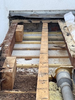 BAU.DE / BAU-Forum: 1. Bild zu Frage "Aufbau Balkon" im BAU-Forum "Modernisierung / Sanierung / Bausch&auml;den"