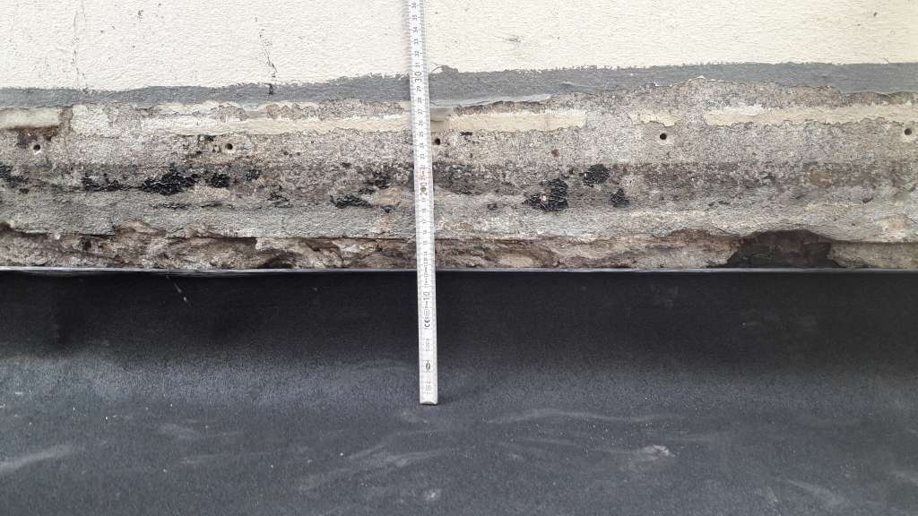 BAU.DE / BAU-Forum: 2. Bild zu Antwort "Antwort" auf die Frage "Loggia Sanierung: Aufbau, Abdichtungsprobleme & korrekte Ausf&uuml;hrung &ndash; Reihenfolge der Gewerke?" im BAU-Forum "Modernisierung / Sanierung / Bausch&auml;den"